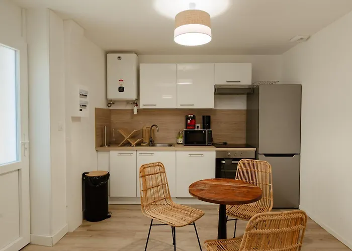 La Cachette De Faventines * Valence (Drome)